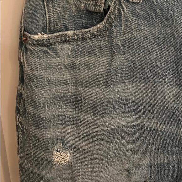 Old Navy High Rise Blue Jeans with Distressed Style - Picture 3 of 11